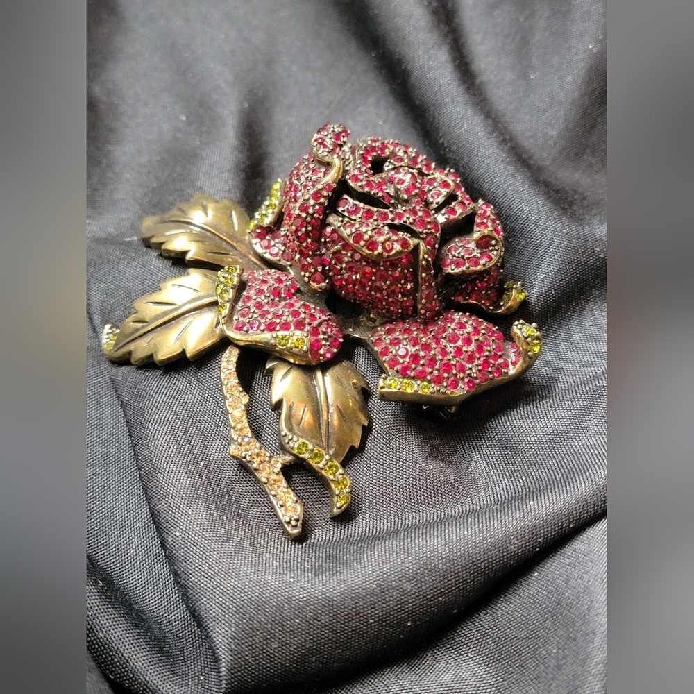 Heidi Daus - Crystal Rose Brooch - Picture 3 of 5
